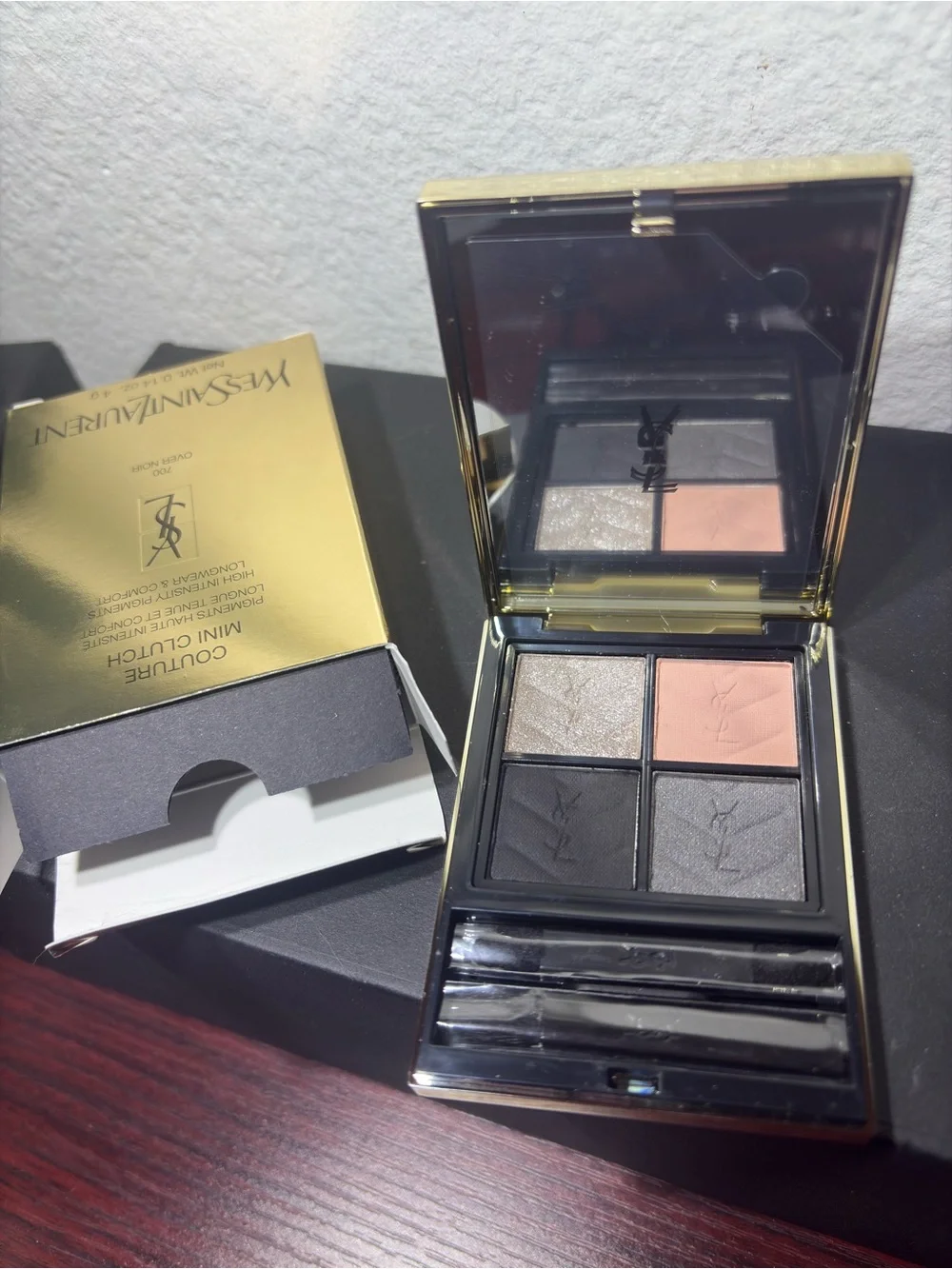 Yves Saint Laurent 700 - Over Noir